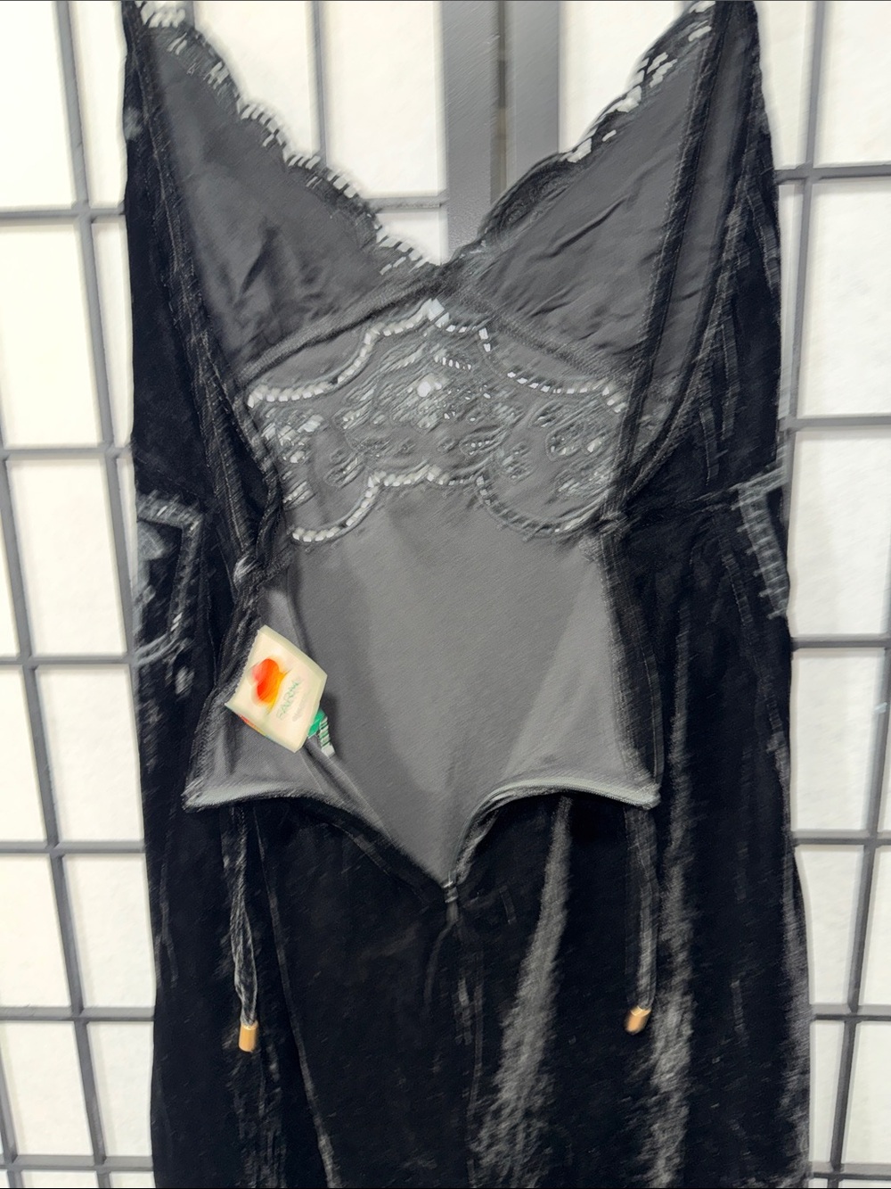 FARM Rio Black Richelieu Velvet Slip Midi Dress Lace Trim Spaghetti Strap Size L - Picture 16 of 16